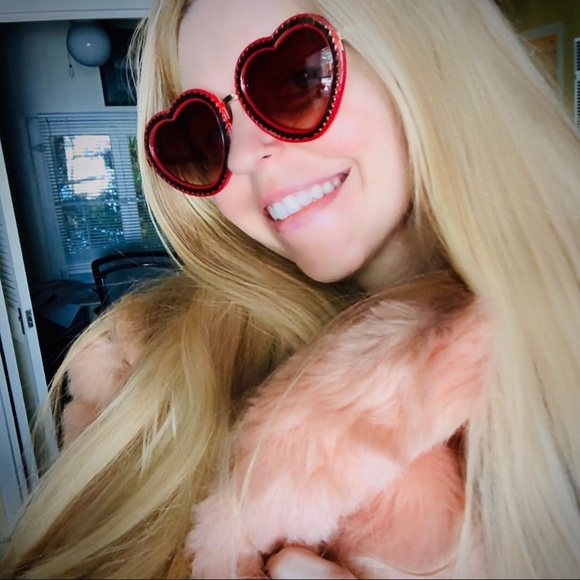 Meet your Posher, Chelse - Picture 1 of 1